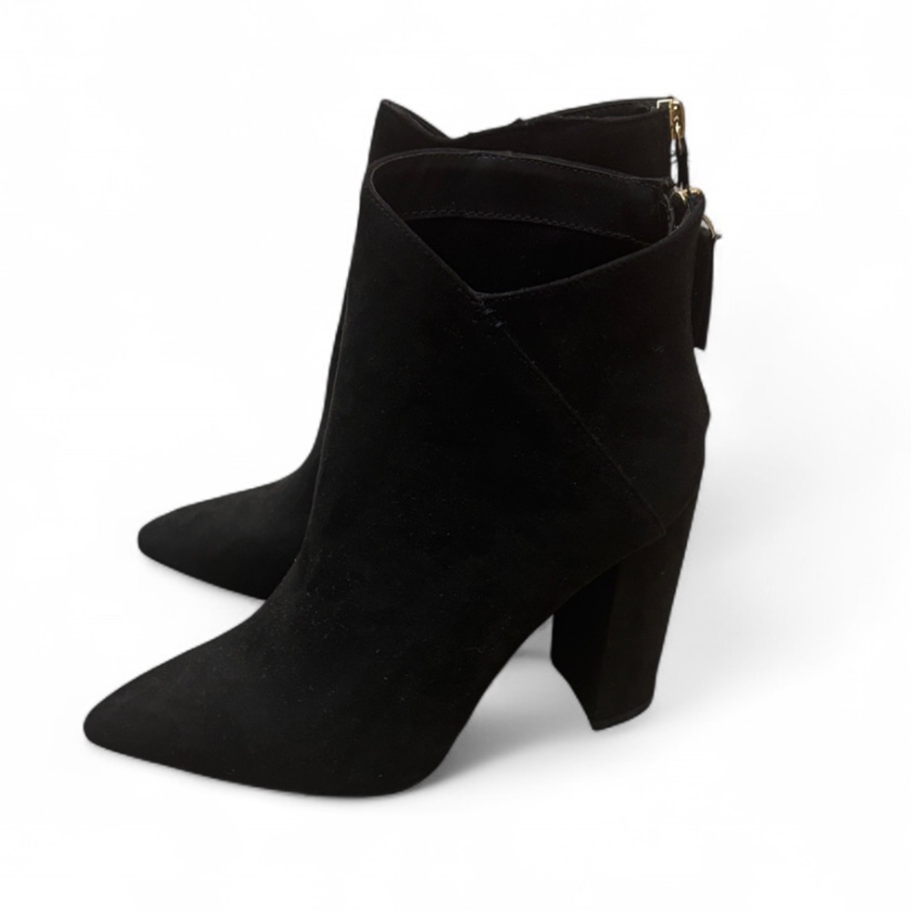 Qupid Black Ankle Booties